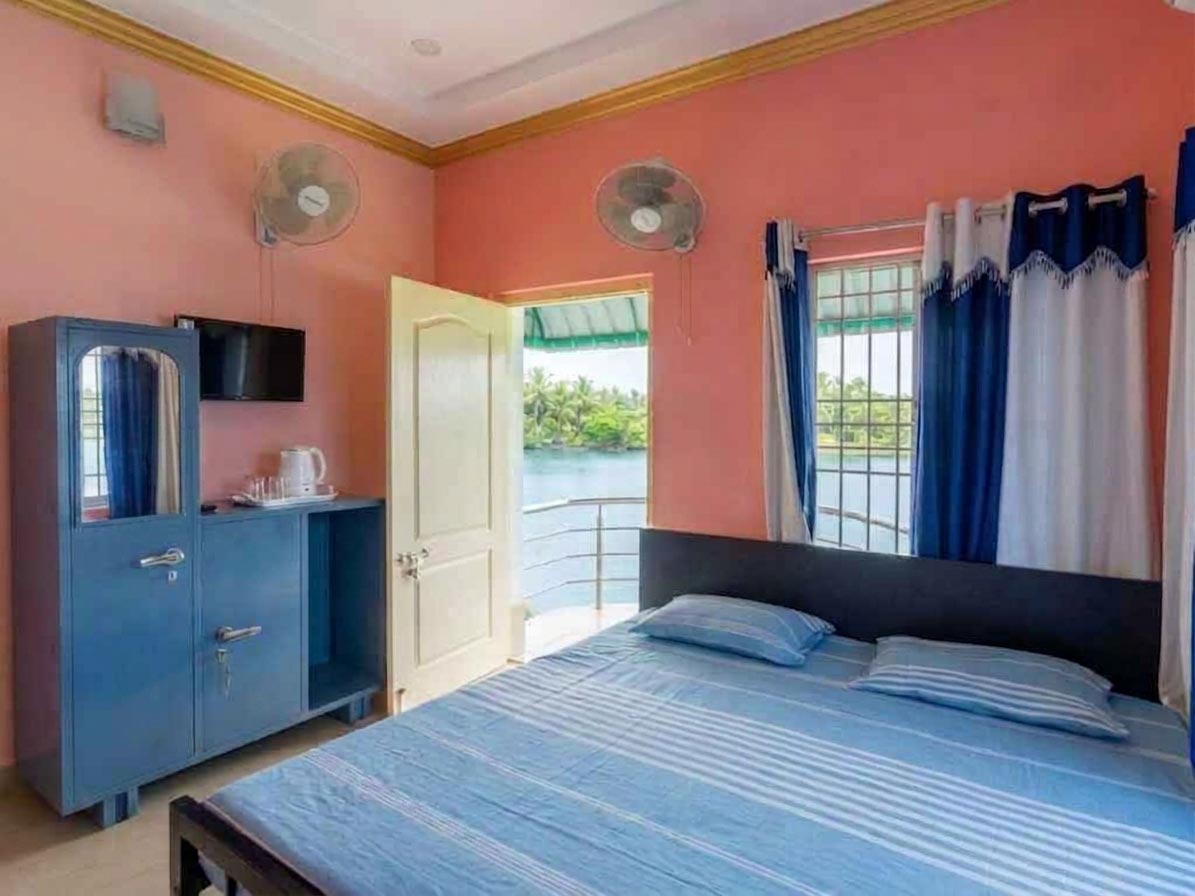 Nabadwip double bed room