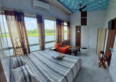 Nabadwip Guesthouse - Double bed room on ground floor